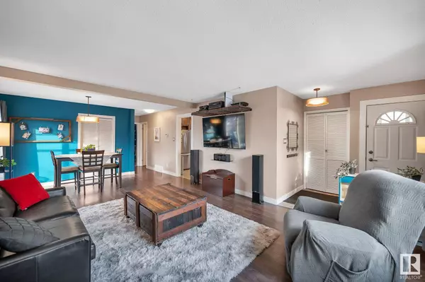 7616 141 AV NW, Edmonton, AB T6C 2N6