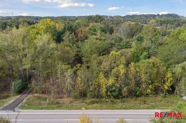 653 Clintonville Road, Village Of Clarkston, MI 48348