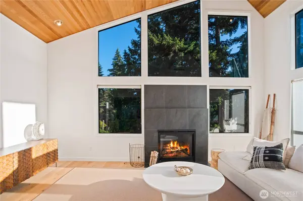 13441 64th TER NE, Kirkland, WA 98034