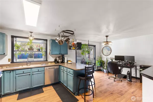 24908 19th AVE S, Des Moines, WA 98198