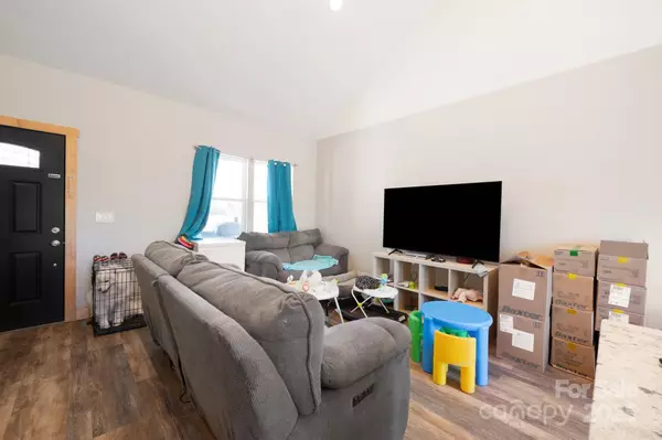 156 Locust CT, Arden, NC 28704