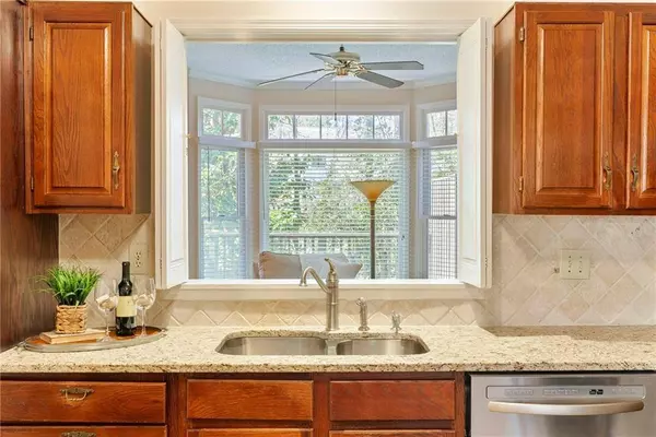 312 River Glen DR, Roswell, GA 30075