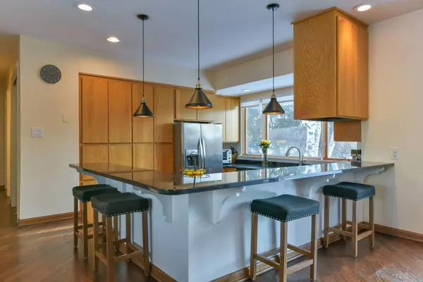 7053 Heathmeadow Ct, Greendale, WI 53129