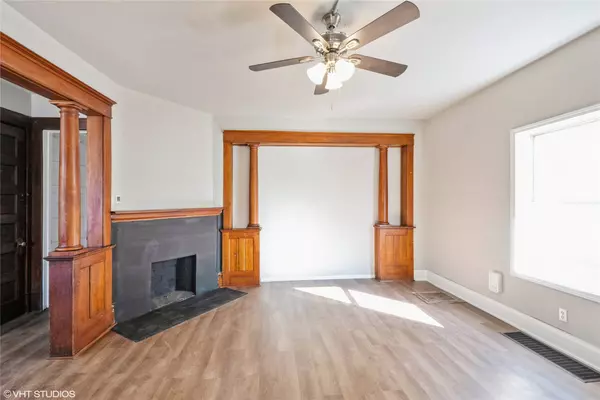 1143 21st Street, Des Moines, IA 50311