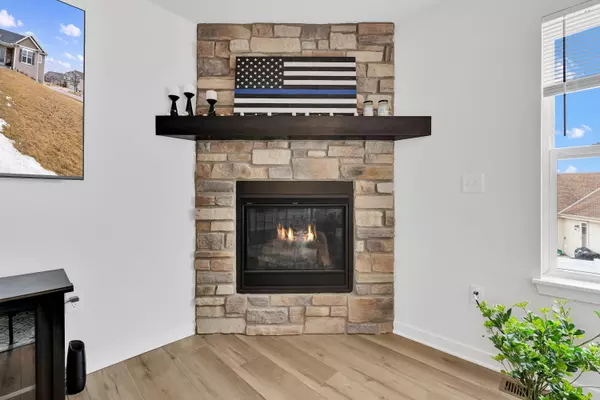 1516 Rainier Ct, Hartford, WI 53027