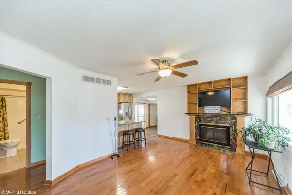 7111 Oliver Smith Drive, Urbandale, IA 50322