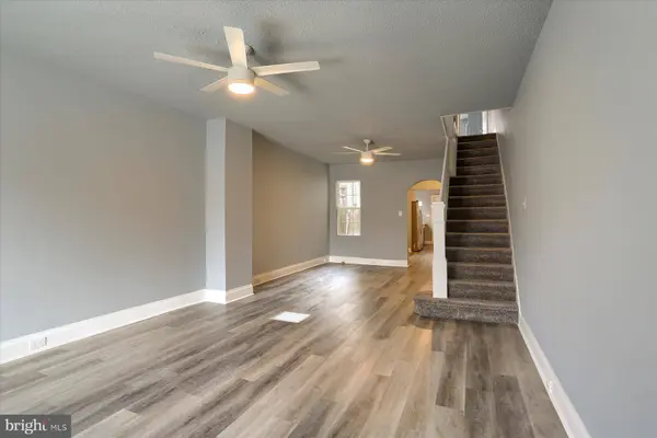 2033 LOGAN ST, Harrisburg, PA 17102