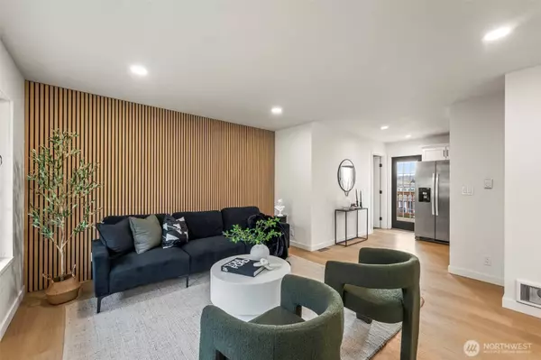 605 Clark AVE N, Kent, WA 98030