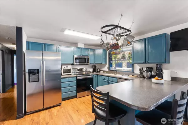 24908 19th AVE S, Des Moines, WA 98198