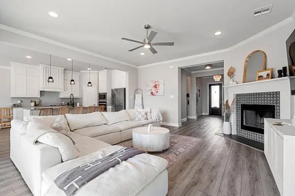 3834 Honey Grove Drive, Midlothian, TX 76065