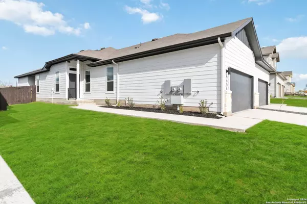 185 Schrader, Buda, TX 78610