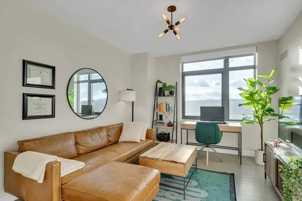 80 Fenwood Rd #811, Boston, MA 02115