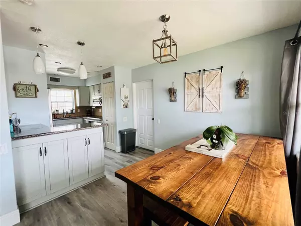 11248 115TH ST, Seminole, FL 33778