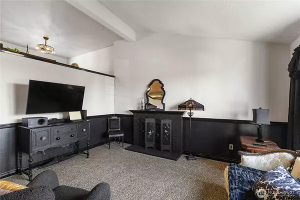 24908 19th AVE S, Des Moines, WA 98198