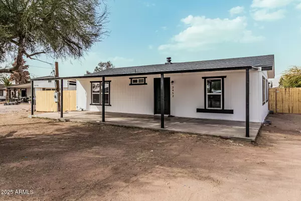 2452 W SHIPROCK Street, Apache Junction, AZ 85120