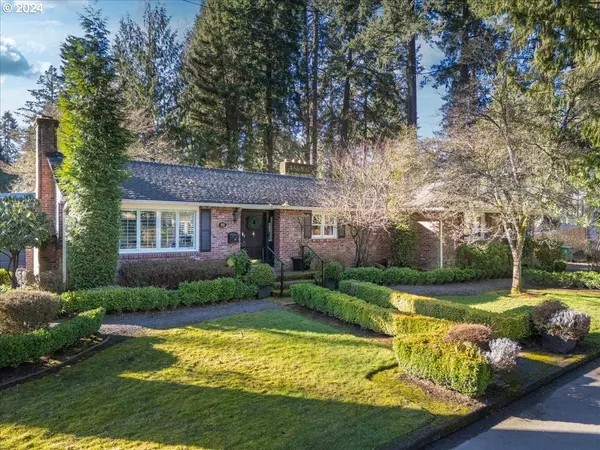 922 E AVE, Lake Oswego, OR 97034
