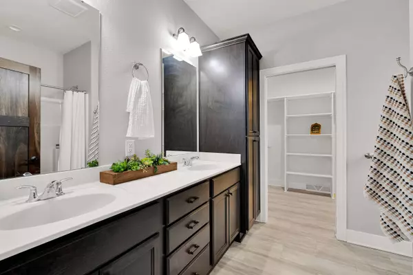 677 Lambert Dr, Slinger, WI 53086