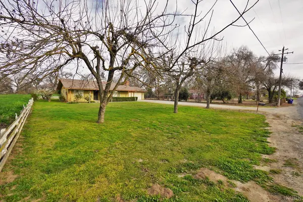 8841 20 1/2 Avenue, Lemoore, CA 93245