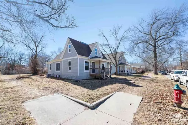 601 Kearney ST, Manhattan, KS 66502