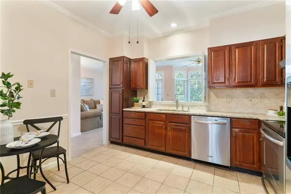 312 River Glen DR, Roswell, GA 30075