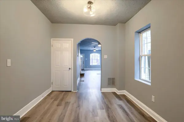 2033 LOGAN ST, Harrisburg, PA 17102