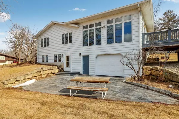 301 Tvedt Drive, Mount Horeb, WI 53572