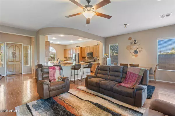 6795 S SAPPHIRE Way, Chandler, AZ 85249