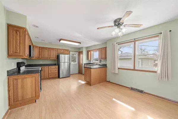 301 SE Peterson Drive, Ankeny, IA 50021