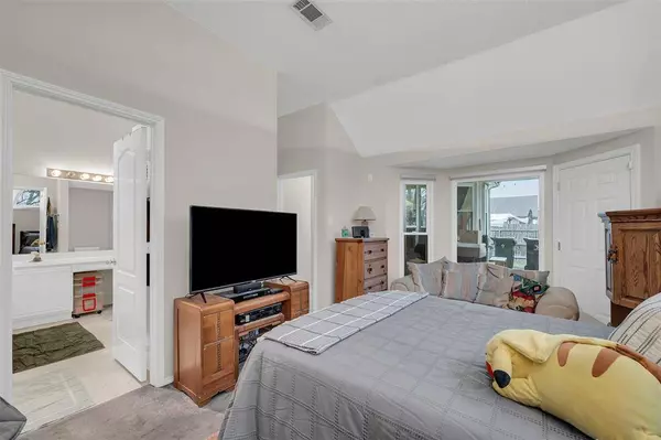 704 Engleside Drive, Arlington, TX 76018