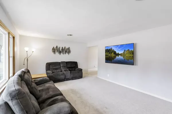 804 S State ST, Hampshire, IL 60140