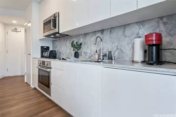 987 Queen ST #3817, Honolulu, HI 96814