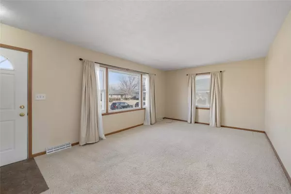 301 SE Peterson Drive, Ankeny, IA 50021