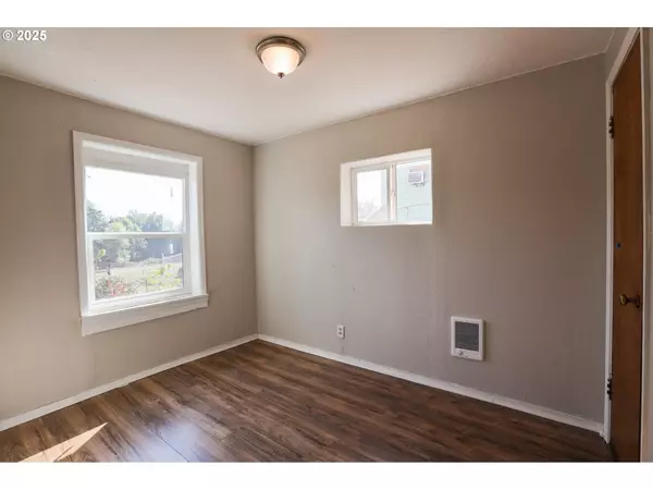 857 N MYRTLE RD, Myrtle Creek, OR 97457