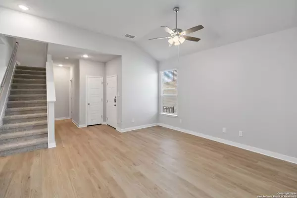 459-463 Nespral, San Antonio, TX 78253