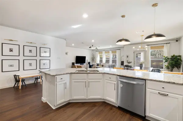 1633 Uhland DR, Leander, TX 78641