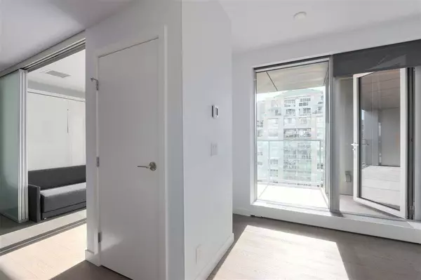 1480 HOWE ST #2503, Vancouver, BC V6Z 0G5