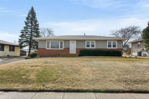 301 SE Peterson Drive, Ankeny, IA 50021