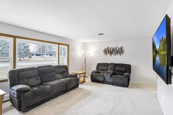 804 S State ST, Hampshire, IL 60140