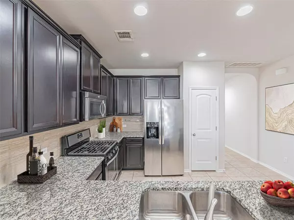 104 Wincliff DR, Buda, TX 78610