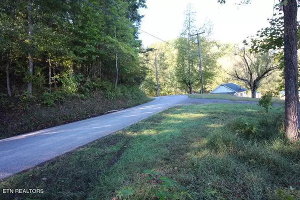 2372 Old Chilhowee Rd, Seymour, TN 37865