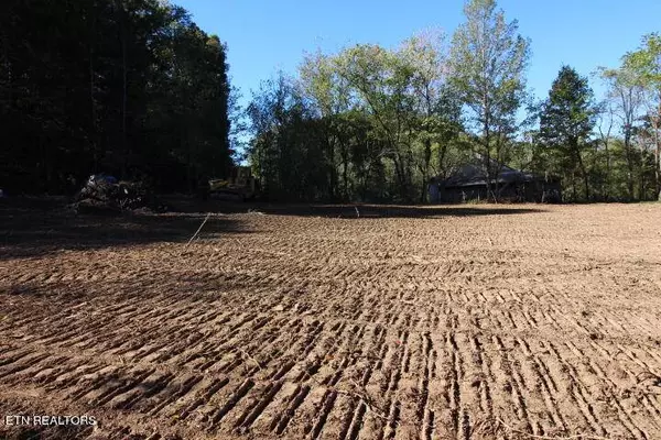 2372 Old Chilhowee Rd, Seymour, TN 37865