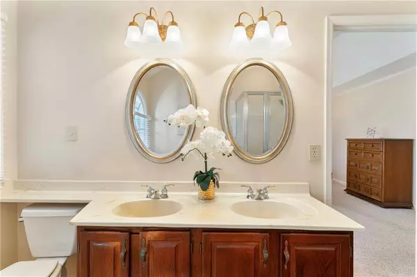 312 River Glen DR, Roswell, GA 30075