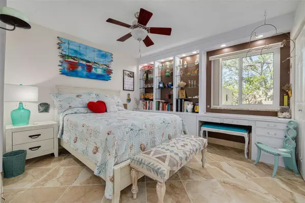 2476 LAURELWOOD DR #B, Clearwater, FL 33763