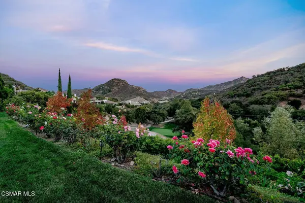 38 Williamsburg Way, Thousand Oaks, CA 91361