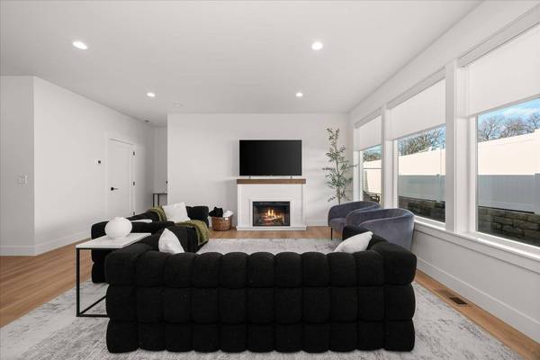 9917 N Sharp Ln, Spokane Valley, WA 99206