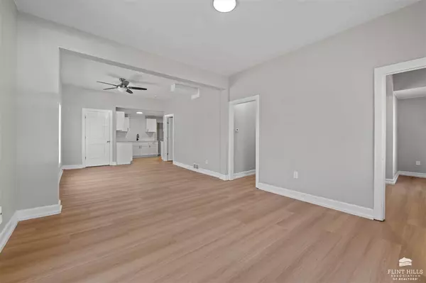 601 Kearney ST, Manhattan, KS 66502