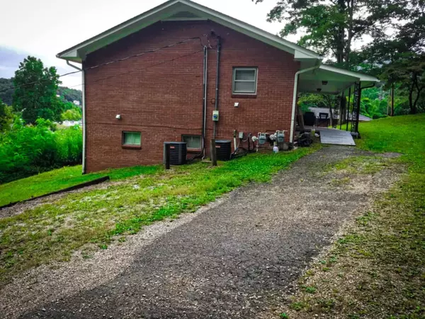 390 Morton Ln #1, Jellico, TN 37762
