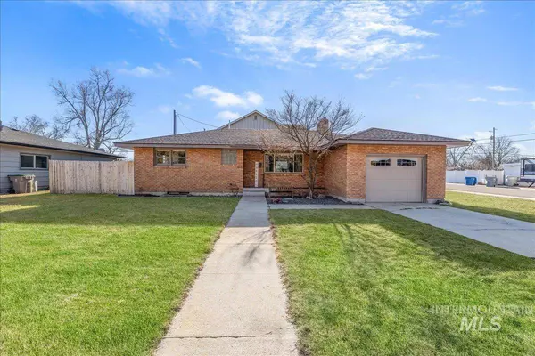 6625 W Holiday Dr, Boise, ID 83709