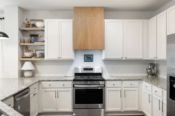 1633 Uhland DR, Leander, TX 78641