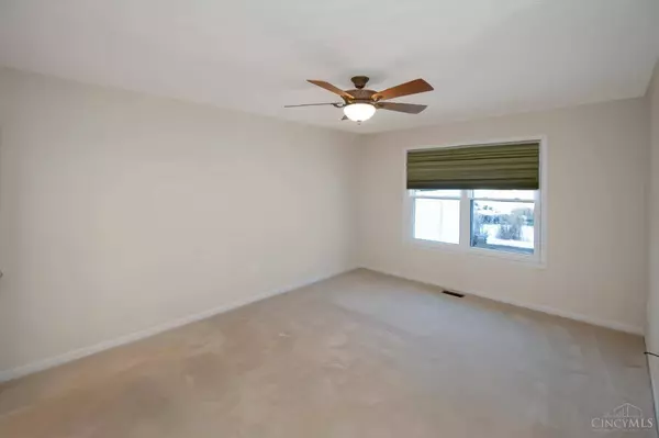 448 Lake Front Dr, Lebanon, OH 45036